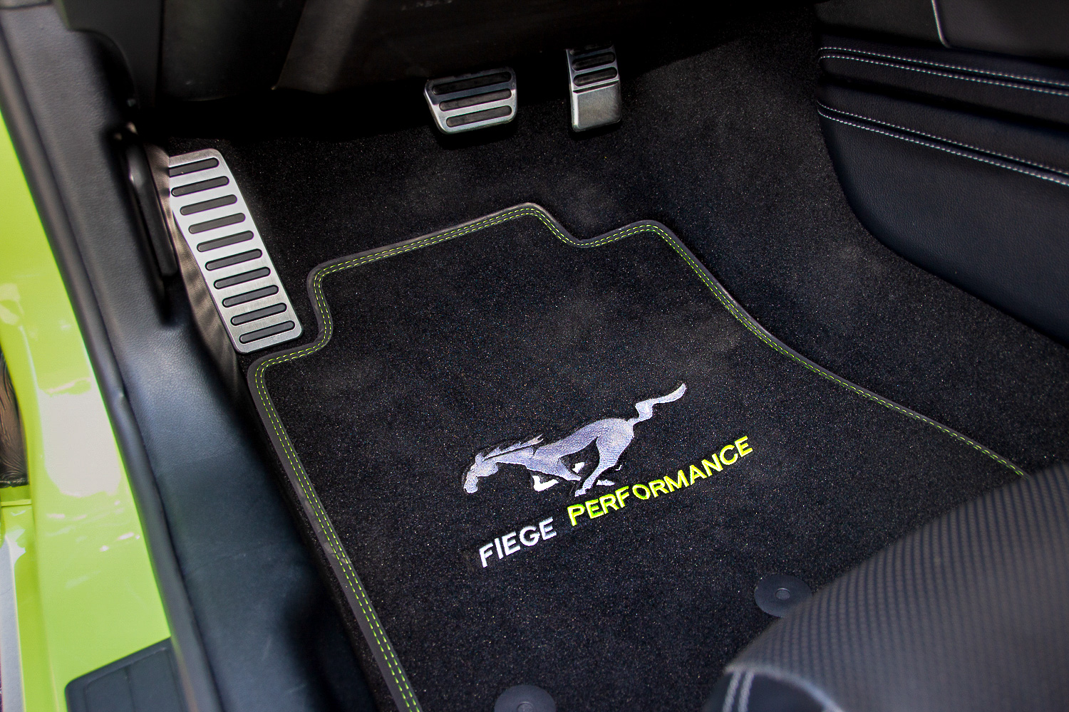 Luxuriöse, Doppellagige, Auto-Fußmatte Für Ford Für Mustang 2011