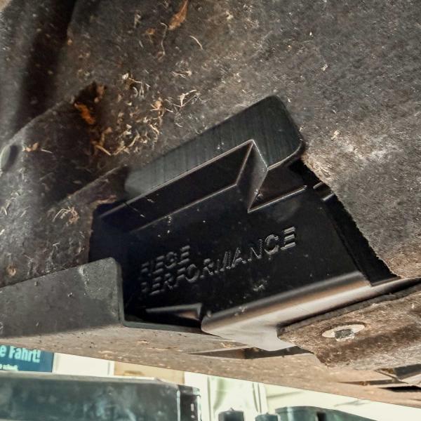 Mustang S650 Spritzwasserschutz Radhausschale - Must Have